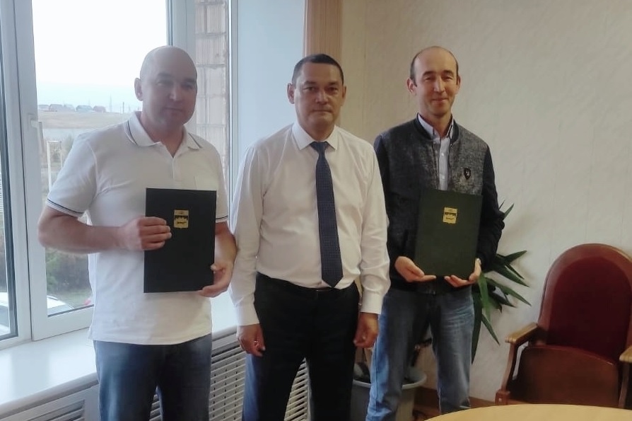 С профессиональным праздником!