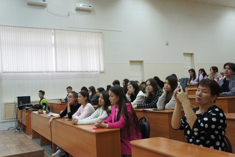 фото - Диалог с хранителями истории:представители Национального музея посетили Сибайский институт!