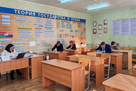 фото - Студенты-юристы Сибайского института сдали государственный экзамен!