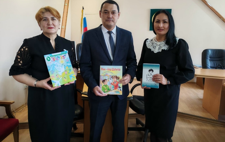 ”Аҡбуҙат”  балалар журналы  ойошторолоуға 35 йыл!