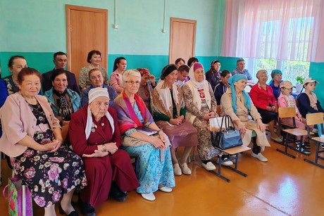 фото - Профессор С.И.Йәнтүриндың «Татлыбайҙан башланған юл» исемле китабының презентацияһы үтте!