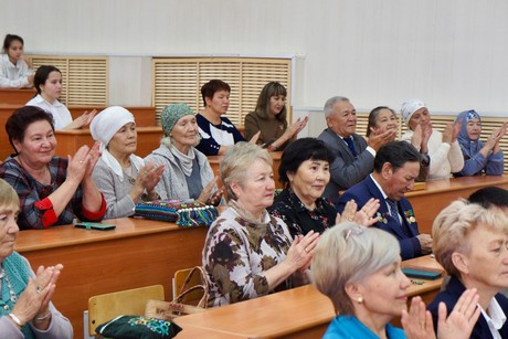 фото - День добра и уважения: в Сибайском институте чествовали старшее поколение!