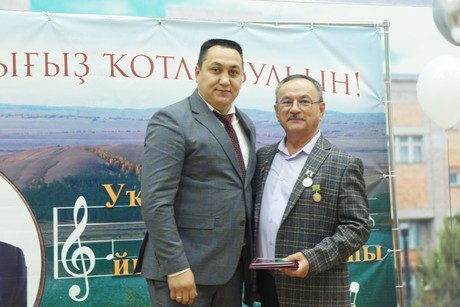 фото - Две стихии одного таланта: В Сибайском институте отметили юбилей академика Ялиля Суюндукова!