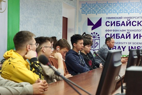 фото - Военные корреспонденты встретились со студентами: живой диалог о профессии и правде на фронте!