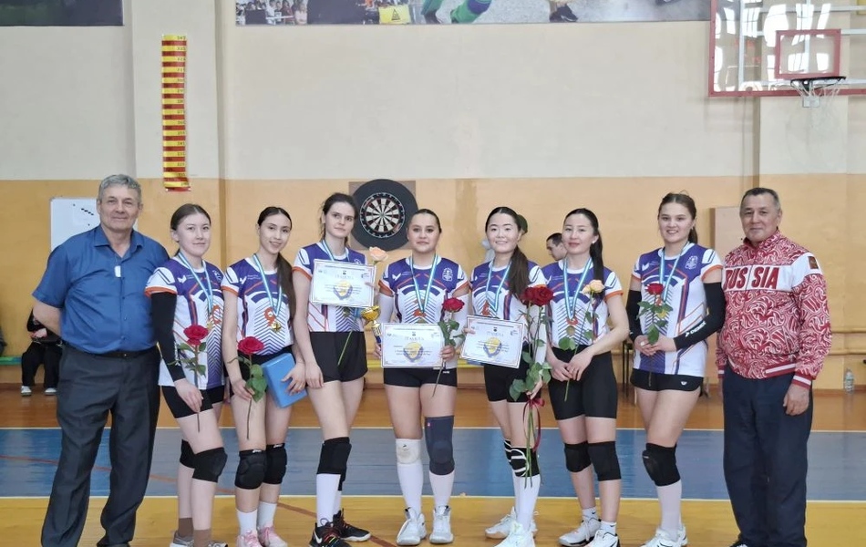 Лучшая команда города- девушки Сибайского института !