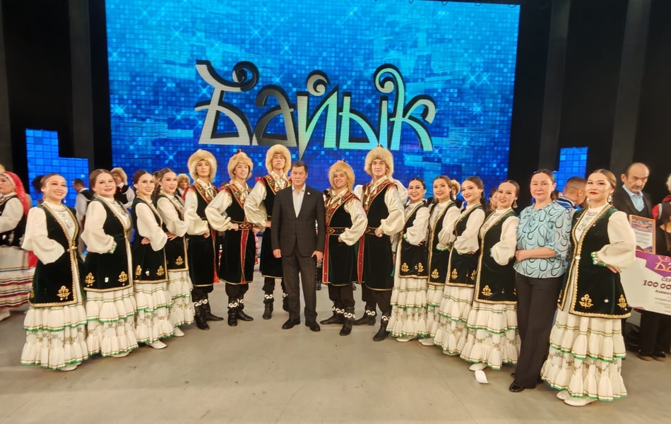 Народный ансамбль «Ете ырыу» с блеском выступил  на конкурсе «Байыҡ»!