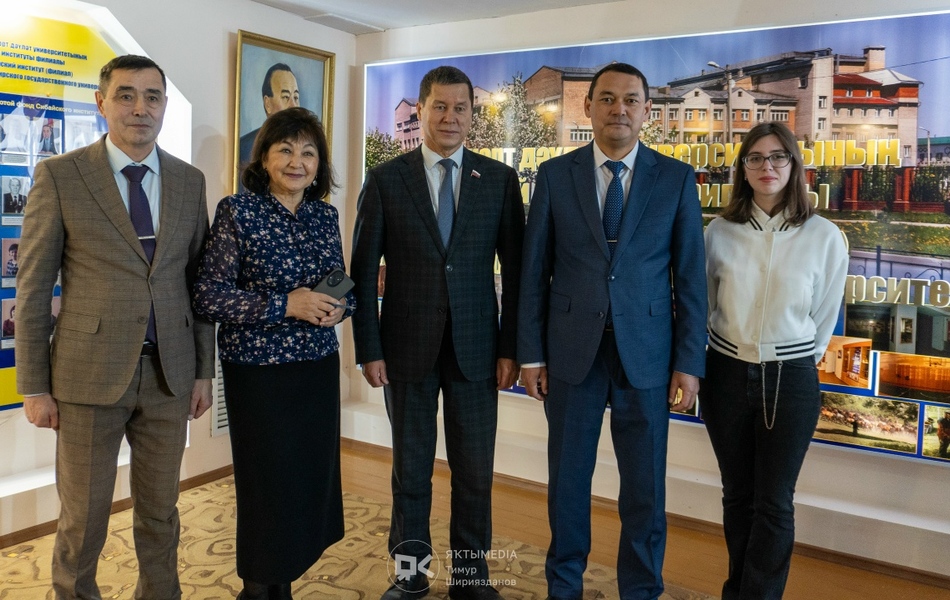 Депутат Госдумы Зариф Байгускаров посетил Сибайский институт: диалог о будущем образования и патриотическом воспитании!