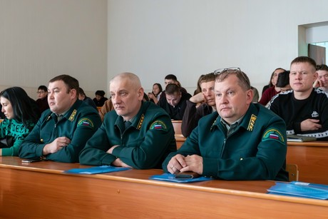 фото - В Сибайском институте (филиале) УУНиТ прошел форум общественных инспекторов по охране окружающей среды на тему " Общественный экологический инспектор: правовые основы и практические инструменты"