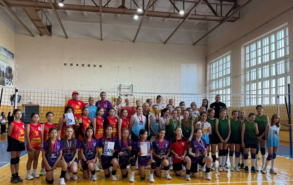 В Сибайском институте прошел волейбольный турнир в честь юбилея ветерана кафедры!