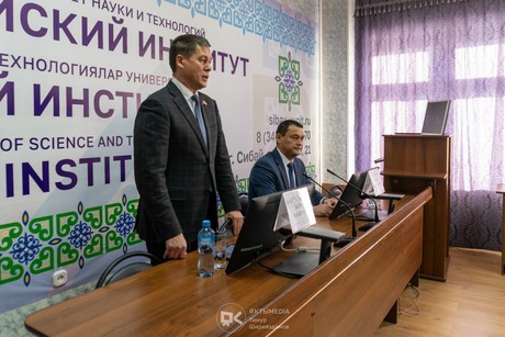 фото - Депутат Госдумы Зариф Байгускаров посетил Сибайский институт: диалог о будущем образования и патриотическом воспитании!