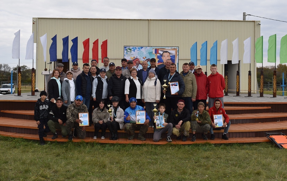 Скачки во имя мужества!