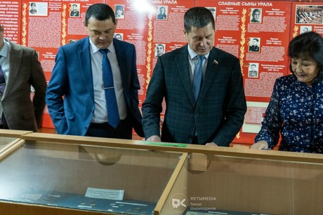 фото - Депутат Госдумы Зариф Байгускаров посетил Сибайский институт: диалог о будущем образования и патриотическом воспитании!